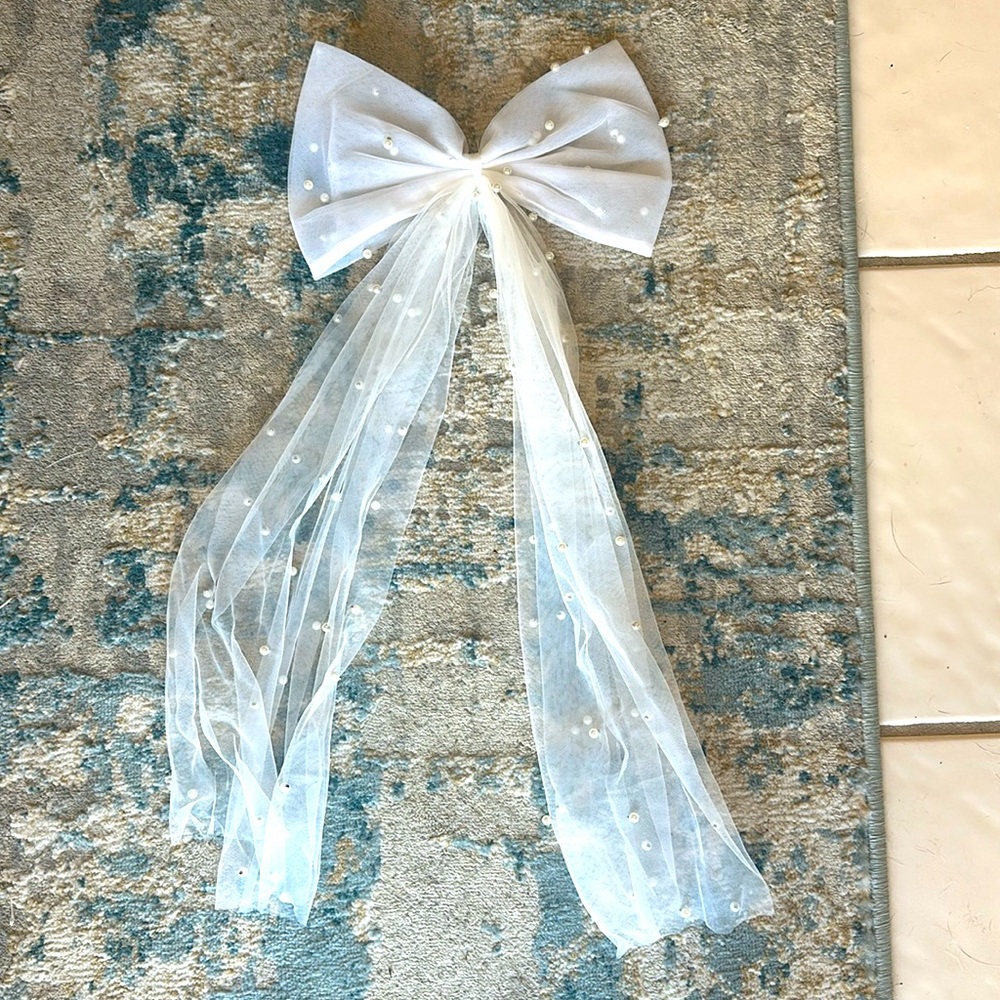 Pearl bridal bathing suit bow clip